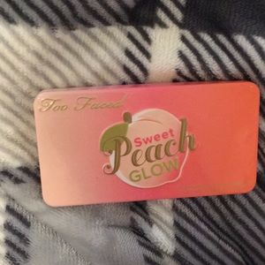 Too Faced Sweet Peach Glow